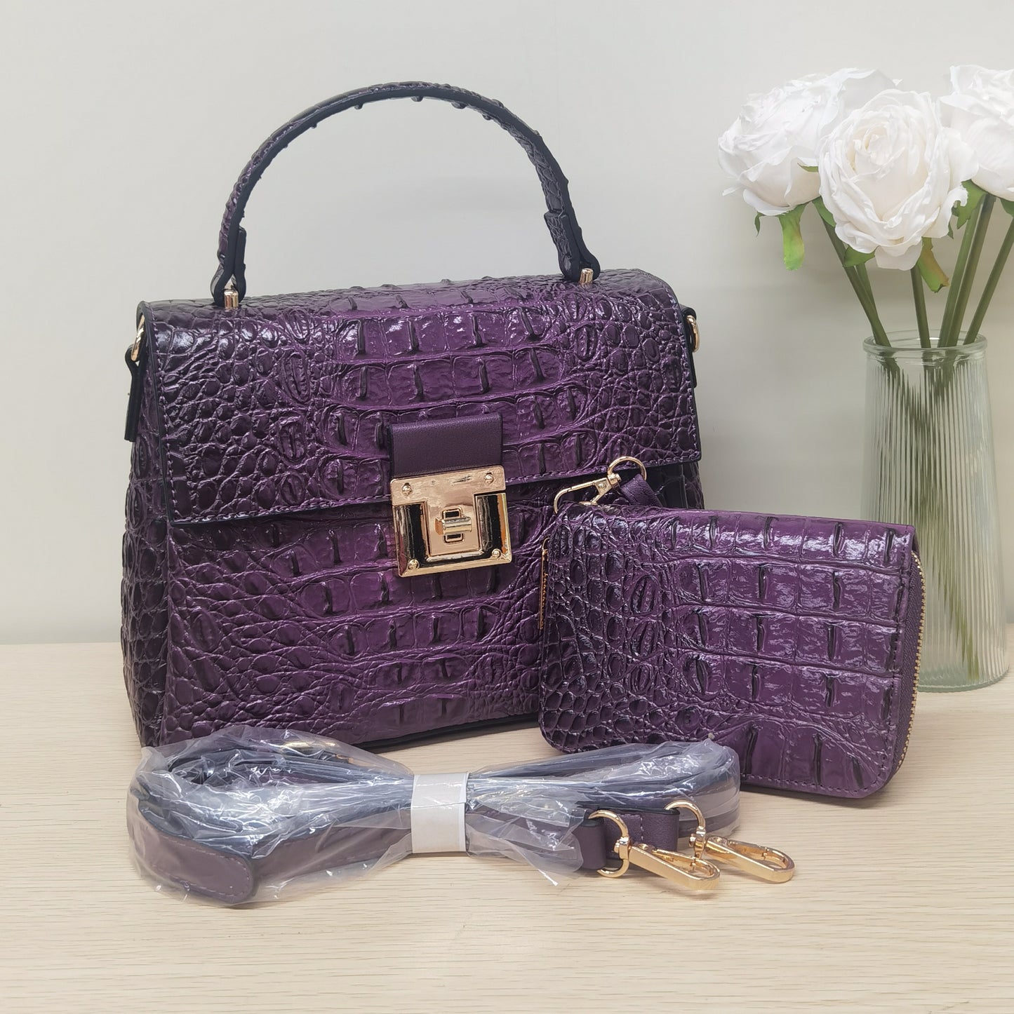 E67-New women's crocodile pattern small square bag crossbody bag high quality handbag