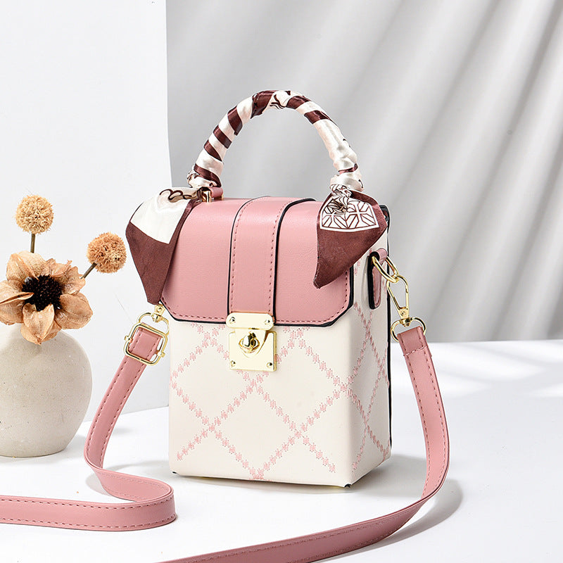 L11-Summer small bag mini messenger bag mobile phone bag 2024 new box bag coin purse